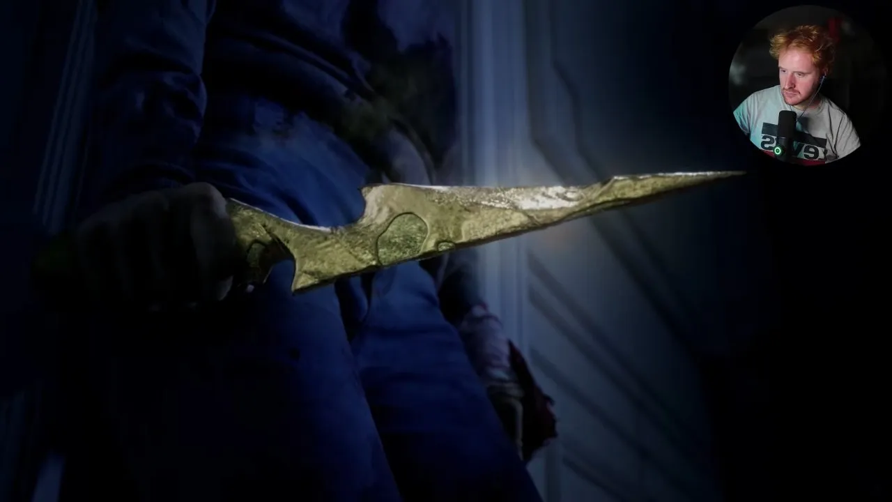 Tenebris Somnia Aurifer walkthrough: Julia holds the completed golden blade